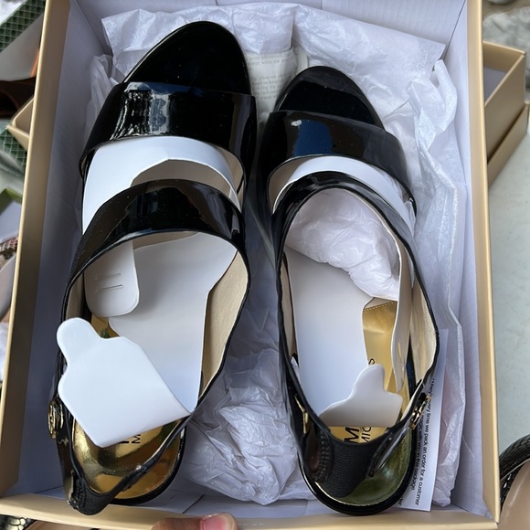 MICHAEL Michael Kors Pumps in Mint condition, Black, 10M - Picture 2 of 2